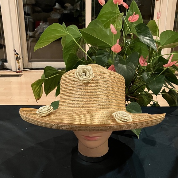 Elegant Tan Metallic Gold Striped Hat with Gold Cream Floral Accents - Picture 1 of 4